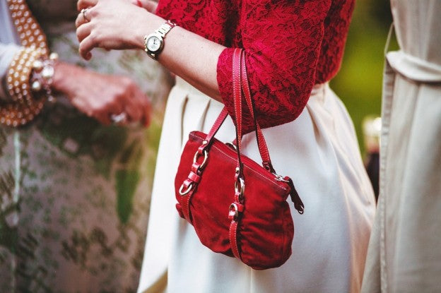 6 HACKS FOR ORGANIZING HANDBAGS IN THE MOST EFFICIENT MANNER