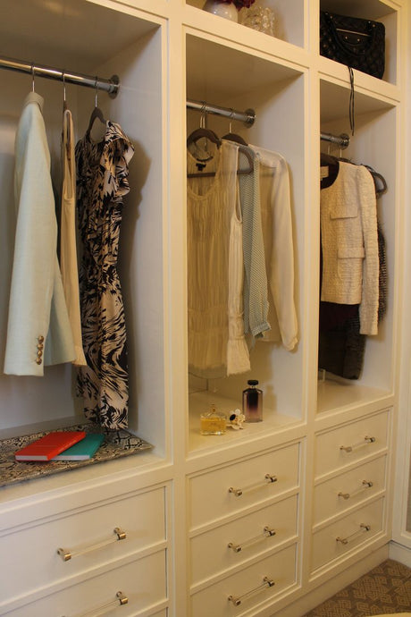 SPRING CLEAN YOUR CLOSET WITH THESE EASY TIPS TODAY!