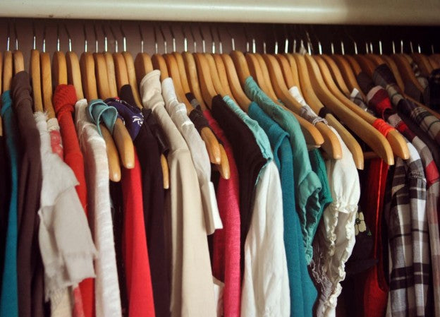 13 WAYS TO USE HANGERS FOR MULTIPLYING CLOSET STORAGE CAPACITY